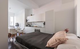 We Home - Bandello House, Corso Magenta